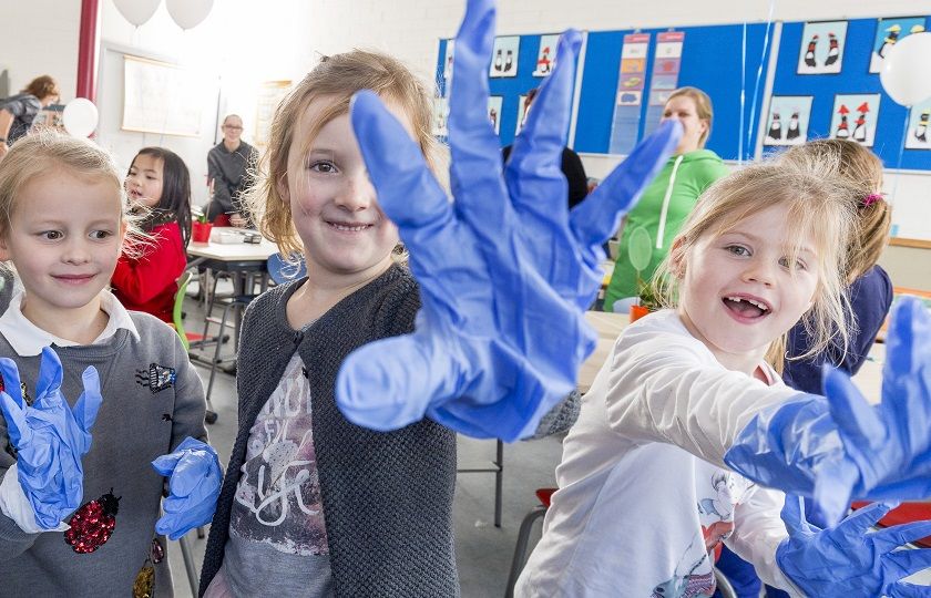 Gom Onderwijs -blije kinderen in de klas